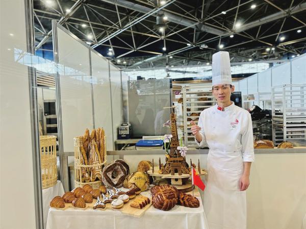 爱铺就世界冠军之路J9国际网站用热