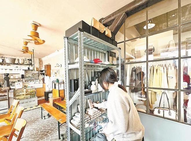 ：死的不是实体店是20年不变的经营脑九游会J9实体不行了？人民日报表态(图20)