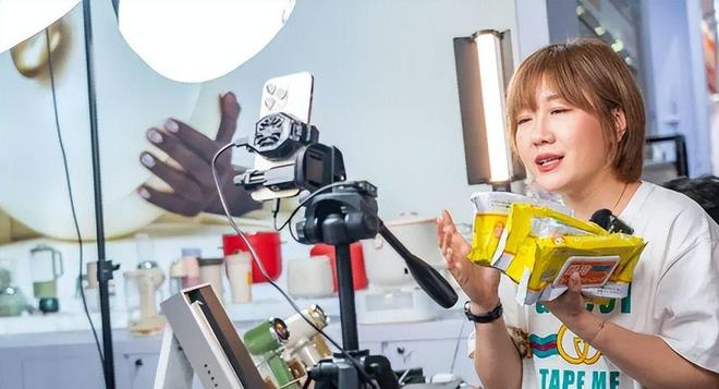 ：死的不是实体店是20年不变的经营脑九游会J9实体不行了？人民日报表态(图35)